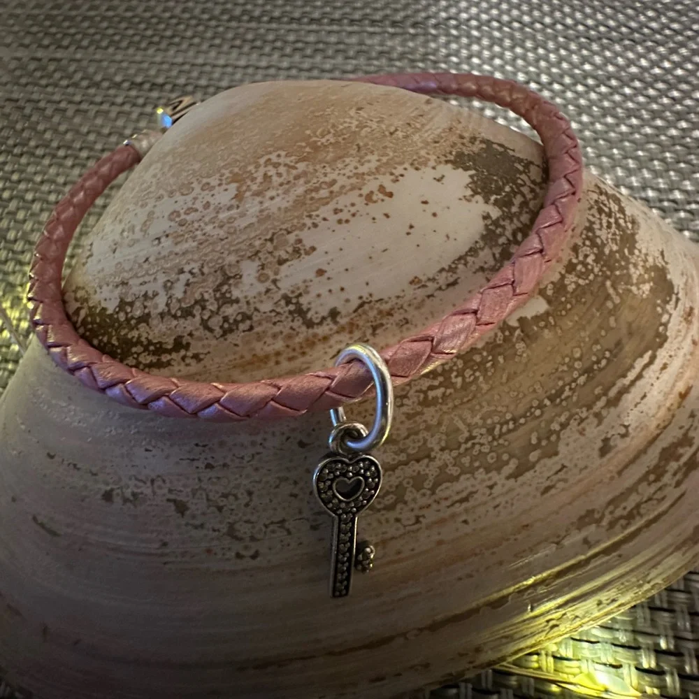 Pandora Leather Pink Bracelet with Key Charm - Picture 9 of 11